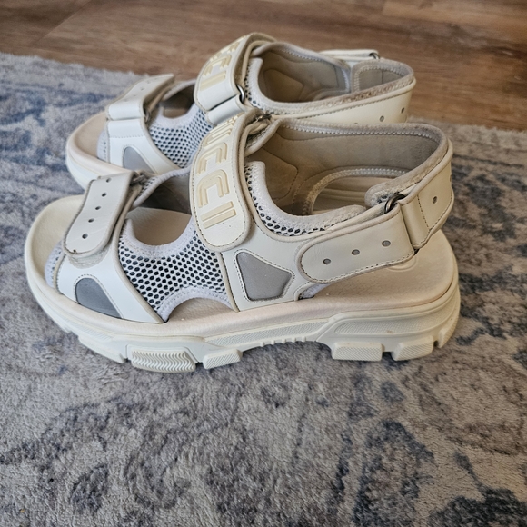 Gucci Womens Beige and White Sandals - Picture 3 of 5